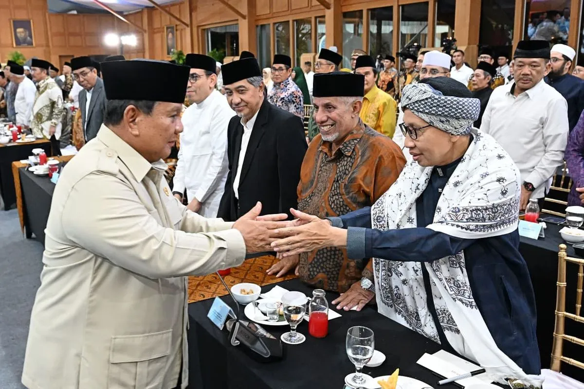 Buya Yahya Minta Presiden Prabowo Tak Tutup Mata Persoalan MBG di Lapangan 