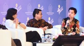 William Tanuwijaya, dalam sebuah momen perayaan hari Oeang ke-72 bersama Menkeu Sri Mulyani, dan sejumlah tokoh penting lainnya (Sumber: IG @liamtanu)