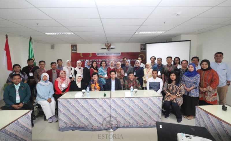 Rektor UNIBA Madura bersama peserta dari delapan perguruan tinggi mengikuti kegiatan Best Practice Implementasi SPMI Melalui Siklus PPEPP yang Efektif di Universitas Hayam Wuruk (UHW) Perbanas Surabaya, Senin (28/10/2025). (Foto: UNIBA Madura/Doc. Estoria)