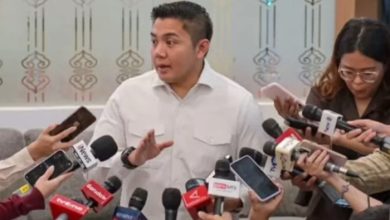 JUMPA PERS. Teddy Indra Wijaya memberikan keterangan pers di Kompleks Istana Kepresidenan, Jakarta, Selasa (3/2/2026). (istimewa/redaksi/estoria)