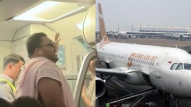 KOLASE. Penumpang menyampaikan protes di dalam kabin dan pesawat Super Air Jet di apron bandara setelah penerbangan mengalami keterlambatan berjam-jam. (istimewa/redaksi/estoria)