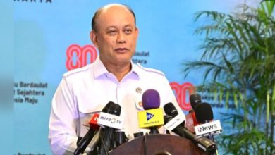 JUMPA PERS. Kepala BGN Dadan Hindayana menyampaikan paparan kepada awak media terkait realisasi anggaran dan program MBG di Jakarta. (istimewa/redaksi/estoria).