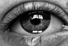 Close-up ilustrasi mata hitam-putih dengan air mata mengalir di sudut mata