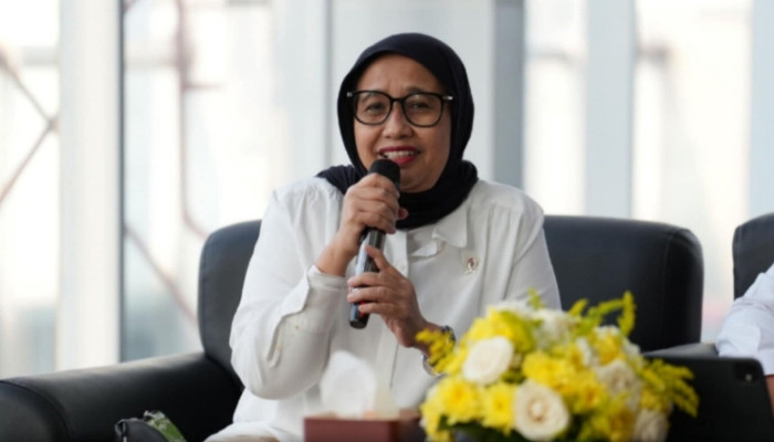 PROFIL. Wakil Kepala BGN, Nanik S Deyang, menyampaikan keterangan dalam sebuah forum resmi terkait penanganan kasus dugaan penyimpangan program MBG. (istimewa/redaksi/estoria)