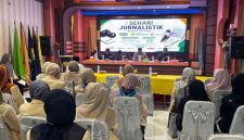 Potret pembukaan Safari Jurnalistik yang diselenggarakan AMP di Universitas Annuqayah. (Sumber Foto: Fauzi)