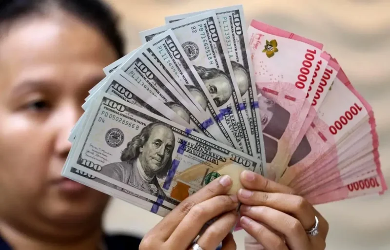 Ilustrasi Rupiah dan Dolar AS. (Sumber Foto: Istimewa)
