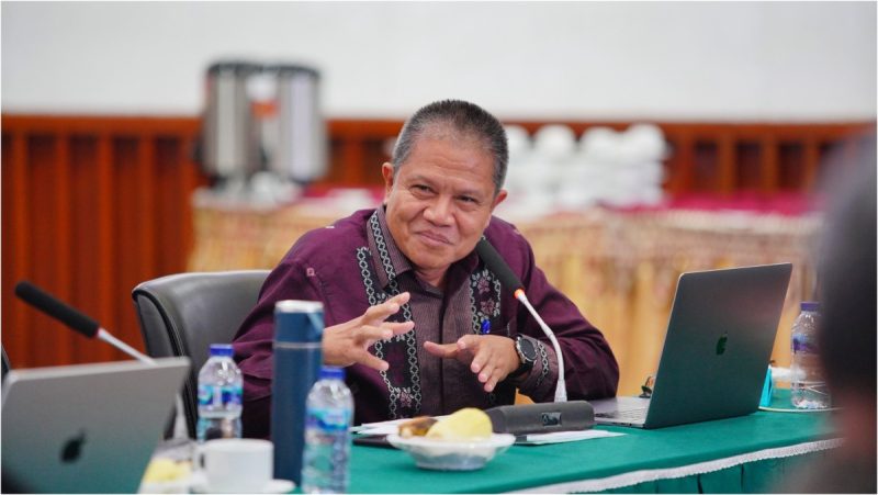 Dr. Hefrizal Handra, Dosen FEB UNAND. (Sumber Foto: unand.ac.id)