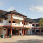 Potret Gedung SKB (Sanggar Kegiatan Belajar) Batuan, atau secara resmi SKB Kabupaten Sumenep yang dijadikan Sekolah Rakyat sementara, yang terletak di Jl. Raya Lenteng, Desa Batuan, Kecamatan Batuan, Kabupaten Sumenep. (Sumber Foto: Istimewa)