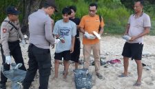 Potret 27,83 kilogram (kg) barang yang diduga narkotika jenis kokain ditemukan di pesisir Pantai Pasir Putih Kahuripan, Desa Gedugan, Kecamatan Giligenting, Kabupaten Sumenep, Jawa Timur pada Senin, 13 April 2026, sore. (Sumber Foto: Humas Polres Sumenep)
