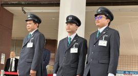 Tiga WNI yang resmi mencatat sejarah baru di sektor transportasi Jepang. (Sumber Foto: Kemenlu)
